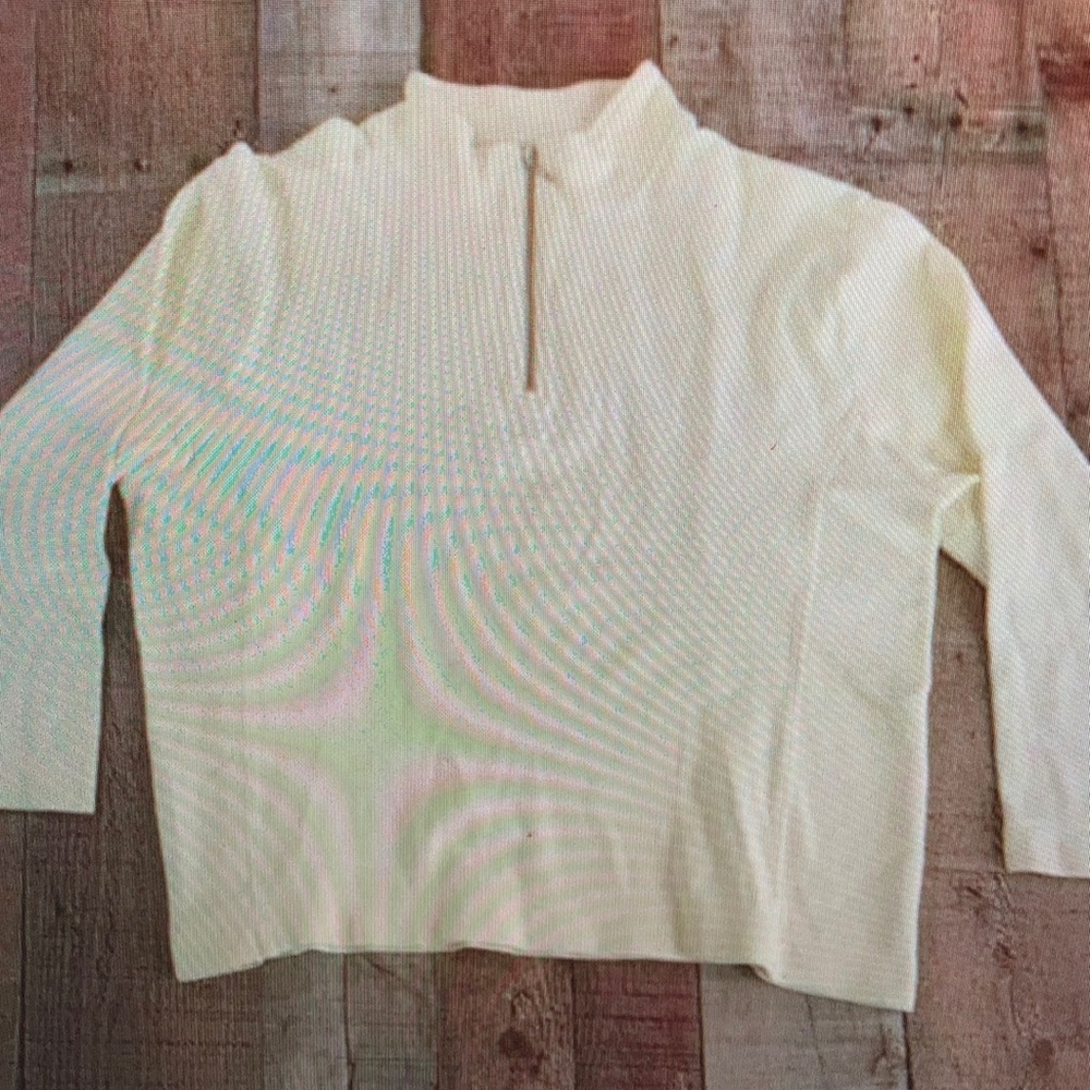 White stag pale yellow textured quarter zip top